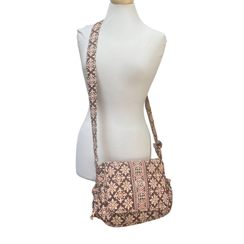 Vera Bradley Medallion Lindsay Crossbody Flap Messenger Shoulder Bag - Picture 2 of 16